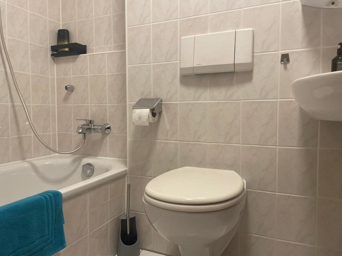 Апартаменты Lamiacasa Business-Family-Near Bosch-Airport Реннинген Экстерьер фото